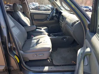 2006 Toyota Sequoia Limited with VIN 5TDBT48A76S261359, listed as a IAAI auction lot 41897236 with 263,938 mi miles. Bid and sale history available at carsss.com. Image 5.