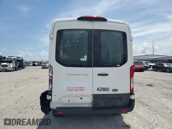 2023 Ford Transit Cargo z VIN 1FTBR1C81PKB53460, wystawiony jako Copart lot #60905465 z przebiegiem 35 658 mil mil oraz Czysty tytuł • Clean title. Historia ofert i sprzedaży dostępna na DreamBid. Obrazek 6.