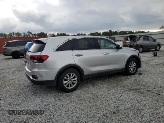 2020 Kia Sorento LX V6 with VIN 5XYPGDA55LG613113, listed as a Copart auction lot 43574995 with 106,949 mi miles and Salvage Title. Bid and sale history available at carsss.com. Image 3.