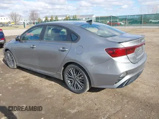 2023 Kia Forte GT-Line z VIN 3KPF54AD4PE553188, wystawiony jako IAAI lot #41847958 z przebiegiem 27 820 mil mil oraz . Historia ofert i sprzedaży dostępna na DreamBid. Obrazek 3.
