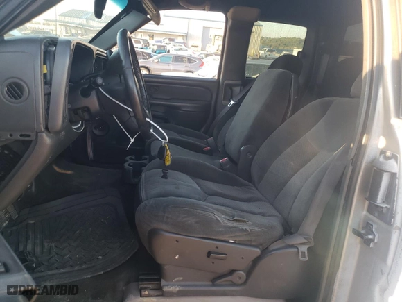 2003 Chevrolet Silverado 2500HD LS with VIN 1GCHK29183E303555, listed as a Copart auction lot 75008394 with 123,988 mi miles and Salvage Title. Bid and sale history available at carsss.com. Image 7.
