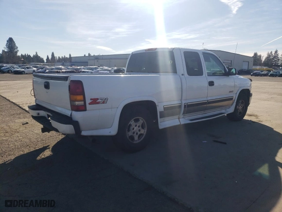 1999 Chevrolet Silverado 1500 LT with VIN 1GCEK19T9XE190106, listed as a Copart auction lot 45158235 with 300,786 mi miles and Salvage Title. Bid and sale history available at carsss.com. Image 3.