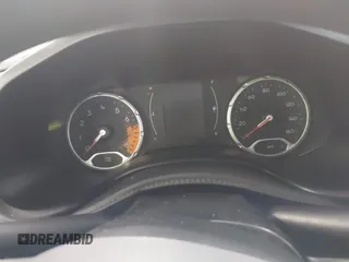 2018 Jeep Renegade Sport z VIN ZACCJBAB0JPH92670, wystawiony jako IAAI lot #42469550 z przebiegiem Nie podano mil oraz . Historia ofert i sprzedaży dostępna na DreamBid. Obrazek 7.