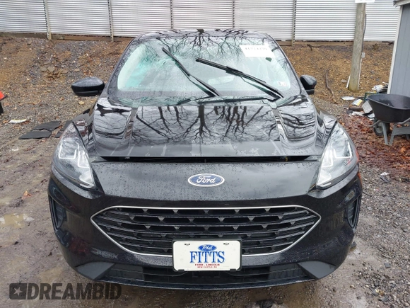 2022 Ford Escape SE with VIN 1FMCU9G61NUA27445, listed as a IAAI auction lot 41724279 with 30,284 mi miles. Bid and sale history available at carsss.com. Image 12.