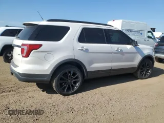 2018 Ford Explorer XLT z VIN 1FM5K8D85JGA42358, wystawiony jako Copart lot #62963965 z przebiegiem 156 247 mil mil oraz Czysty tytuł • Clean title. Historia ofert i sprzedaży dostępna na DreamBid. Obrazek 3.