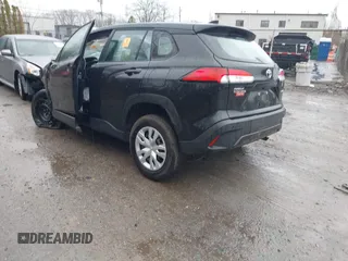 2023 Toyota Corolla Cross L z VIN 7MUAAABG7PV075454, wystawiony jako IAAI lot #41974426 z przebiegiem Nie podano mil oraz . Historia ofert i sprzedaży dostępna na DreamBid. Obrazek 3.