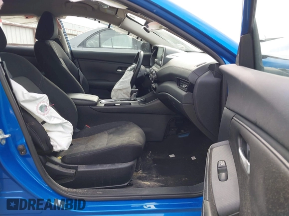 2022 Nissan Sentra SV with VIN 3N1AB8CV3NY242124, listed as a IAAI auction lot 42137520 with 52,154 mi miles. Bid and sale history available at carsss.com. Image 5.
