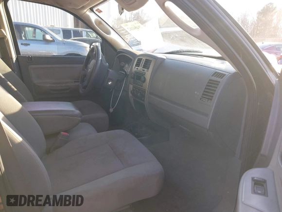 2006 Dodge Dakota SLT with VIN 1D7HE48N46S641019, listed as a IAAI auction lot 41494162 with 172,135 mi miles and . Bid and sale history available at carsss.com. Image 5.