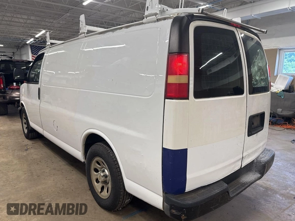 2012 Chevrolet Express Cargo z VIN 1GCSGAFX1C1148431, wystawiony jako IAAI lot #42613587 z przebiegiem 207 299 mil mil oraz . Historia ofert i sprzedaży dostępna na DreamBid. Obrazek 32.