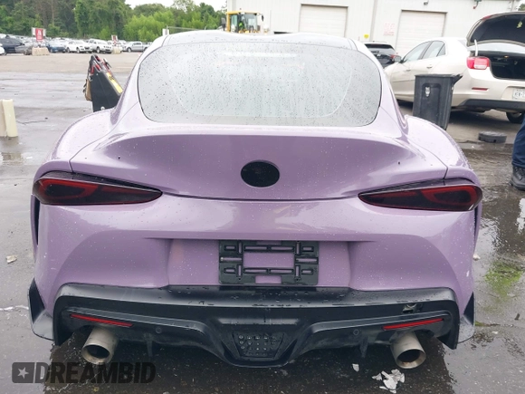 2021 Toyota Supra 3.0 z VIN WZ1DB0C03MW040150, wystawiony jako IAAI lot #42704929 z przebiegiem 15 076 mil mil oraz . Historia ofert i sprzedaży dostępna na DreamBid. Obrazek 16.