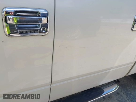 2007 Ford F-150 XLT z VIN 1FTPW14V97FA04872, wystawiony jako IAAI lot #42699936 z przebiegiem 143 060 mil mil oraz . Historia ofert i sprzedaży dostępna na DreamBid. Obrazek 6.