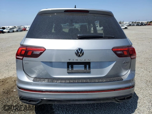 2022 Volkswagen Tiguan SE R-Line Black z VIN 3VV8B7AX9NM171563, wystawiony jako Copart lot #53090465 z przebiegiem 59 708 mil mil oraz Szkoda całkowita • Salvage title. Historia ofert i sprzedaży dostępna na DreamBid. Obrazek 6.