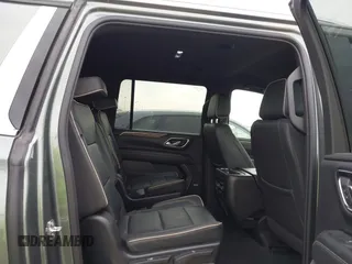 2023 Chevrolet Suburban Premier z VIN 1GNSCFKD8PR362870, wystawiony jako IAAI lot #42148476 z przebiegiem 54 983 mil mil oraz . Historia ofert i sprzedaży dostępna na DreamBid. Obrazek 8.