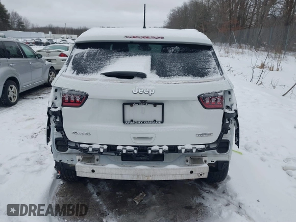 2022 Jeep Compass Latitude with VIN 3C4NJDBB0NT181278, listed as a IAAI auction lot 41502849 with 30,827 mi miles and . Bid and sale history available at DreamBid. Image 16.