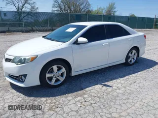 2013 Toyota Camry L with VIN 4T1BF1FK8DU218865, listed as a IAAI auction lot 41983521 with 139,533 mi miles. Bid and sale history available at carsss.com. Image 2.
