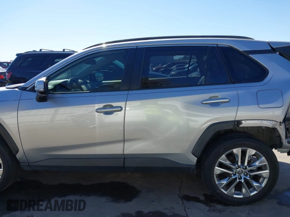 2020 Toyota RAV4 XLE Premium with VIN JTMC1RFV7LJ021069, listed as a IAAI auction lot 41701623 with 25,459 mi miles. Bid and sale history available at carsss.com. Image 14.