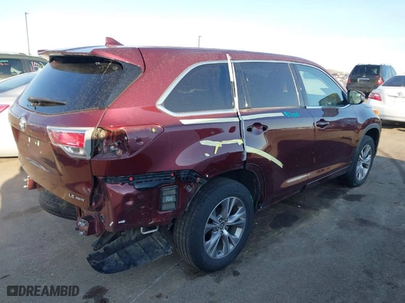 2016 Toyota Highlander LE with VIN 5TDBKRFH7GS294413, listed as a IAAI auction lot 41735619 with 61,176 mi miles. Bid and sale history available at carsss.com. Image 4.
