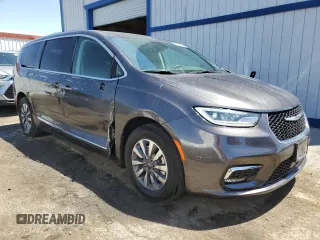 2023 Chrysler Pacifica Hybrid Limited with VIN 2C4RC1S7XPR595163, listed as a Copart auction lot 58182295 with 45,799 mi miles and Clean title. Bid and sale history available at DreamBid. Image 4.