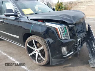 2017 Cadillac Escalade ESV Premium Luxury z VIN 1GYS4JKJ4HR300036, wystawiony jako IAAI lot #41467178 z przebiegiem 132 669 mil mil oraz . Historia ofert i sprzedaży dostępna na DreamBid. Obrazek 12.