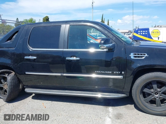 2007 Cadillac Escalade EXT with VIN 3GYFK62807G174788, listed as a IAAI auction lot 41932450 with 183,031 mi miles. Bid and sale history available at carsss.com. Image 12.