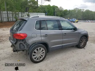 2016 Volkswagen Tiguan SEL with VIN WVGAV7AX8GW577338, listed as a Copart auction lot 53916725 with 102,111 mi miles and Salvage Title. Bid and sale history available at DreamBid. Image 3.