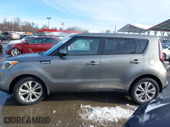 2015 Kia Soul + with VIN KNDJP3A5XF7122683, listed as a IAAI auction lot 41270677 with 107,595 mi miles. Bid and sale history available at carsss.com. Image 14.