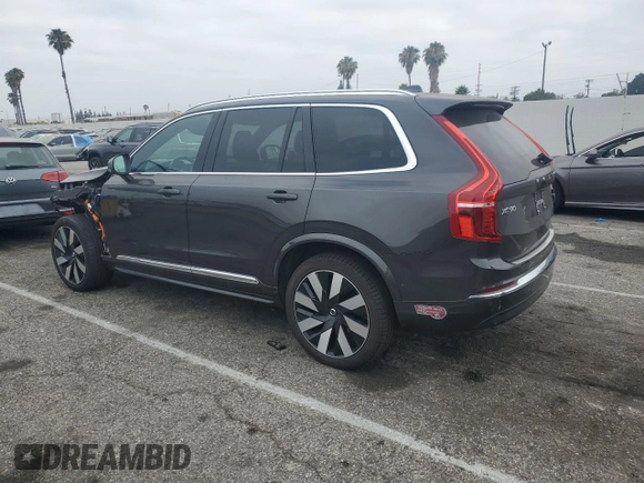 2023 Volvo XC90 Ultimate Bright Theme with VIN YV4H60CA1P1946339, listed as a Copart auction lot 62216265 with 28,977 mi miles and Salvage title. Bid and sale history available at DreamBid. Image 2.