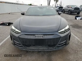 2024 Audi e-tron GT Premium Plus z VIN WAUFJBFWXR7002743, wystawiony jako Copart lot #67399864 z przebiegiem 873 mil mil oraz Szkody całkowita. Historia ofert i sprzedaży dostępna na DreamBid. Obrazek 5.