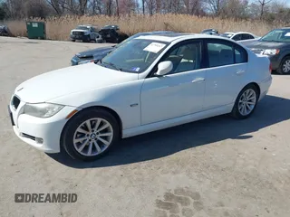 2011 BMW 3 Series 328i with VIN WBAPH7C59BE461739, listed as a IAAI auction lot 41759267 with 192,266 mi miles. Bid and sale history available at carsss.com. Image 2.