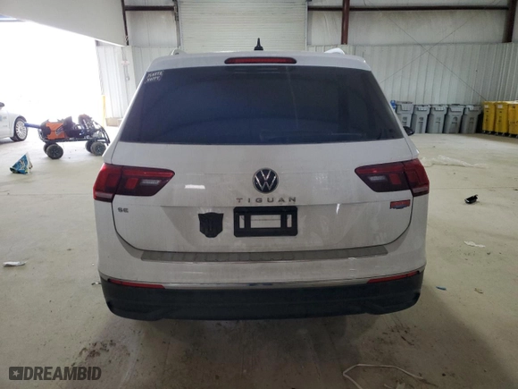 2024 Volkswagen Tiguan SE with VIN 3VVNB7AX6RM040325, listed as a Copart auction lot 45970755 with 11,395 mi miles and Salvage Title. Bid and sale history available at carsss.com. Image 6.