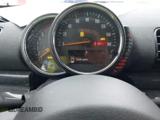 2017 MINI Clubman Cooper z VIN WMWLN5C56H2E32370, wystawiony jako IAAI lot #42159911 z przebiegiem 134 375 mil mil oraz . Historia ofert i sprzedaży dostępna na DreamBid. Obrazek 7.