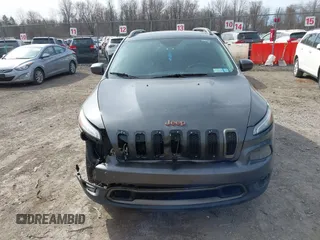 2017 Jeep Cherokee Latitude с VIN 1C4PJMCS1HW544421, выставлен на аукционе IAAI как лот 41893669 с пробегом 170 843 миль миль и . История ставок и продаж доступна на DreamBid. Изображение 12.
