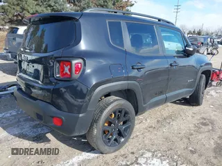 2016 Jeep Renegade Latitude with VIN ZACCJBBT8GPD00919, listed as a IAAI auction lot 41379627 with 104,791 mi miles. Bid and sale history available at carsss.com. Image 4.