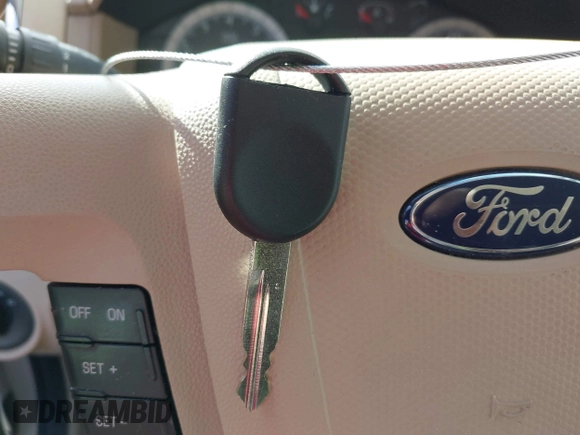 2009 Ford Escape Limited с VIN 1FMCU94G19KD15481, выставлен на аукционе IAAI как лот 42276588 с пробегом 159 154 миль миль и . История ставок и продаж доступна на DreamBid. Изображение 11.