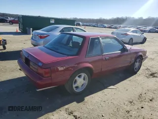 1993 Ford Mustang z VIN 1FACP40E4PF155840, wystawiony jako Copart lot #88301375 z przebiegiem 2 135 mil mil oraz Czysty tytuł • Clean title. Historia ofert i sprzedaży dostępna na DreamBid. Obrazek 3.