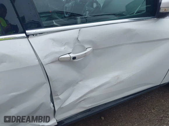 2016 Ford Focus Titanium с VIN 1FADP3N26GL387872, выставлен на аукционе IAAI как лот 42183397 с пробегом 30 557 миль миль и . История ставок и продаж доступна на DreamBid. Изображение 6.