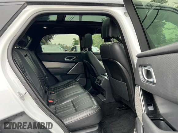 2021 Land Rover Range Rover Velar R-Dynamic S z VIN SALYT2EX7MA313650, wystawiony jako Copart lot #60939325 z przebiegiem 138 864 mil mil oraz Czysty tytuł • Clean title. Historia ofert i sprzedaży dostępna na DreamBid. Obrazek 6.