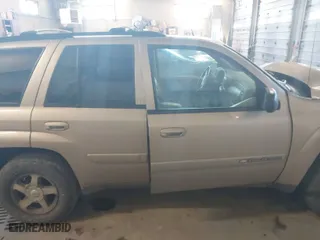 2004 Chevrolet TrailBlazer LT with VIN 1GNDT13S742273188, listed as a IAAI auction lot 41464324 with 149,700 mi miles. Bid and sale history available at carsss.com. Image 14.