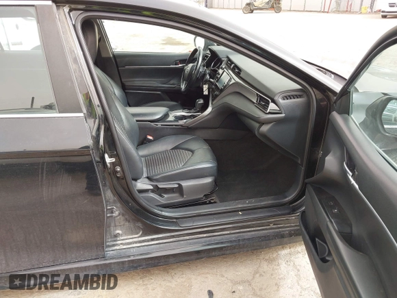 2019 Toyota Camry LE z VIN 4T1B11HK6KU805252, wystawiony jako IAAI lot #41787833 z przebiegiem 85 196 mil mil oraz . Historia ofert i sprzedaży dostępna na DreamBid. Obrazek 5.
