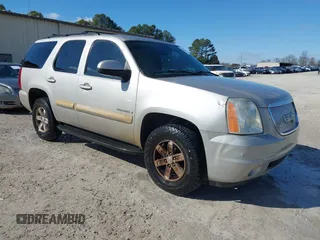 2007 GMC Yukon SLE w/3SA with VIN 1GKFC13C57R317747, listed as a IAAI auction lot 41628540 with 204,705 mi miles. Bid and sale history available at carsss.com. Image 1.