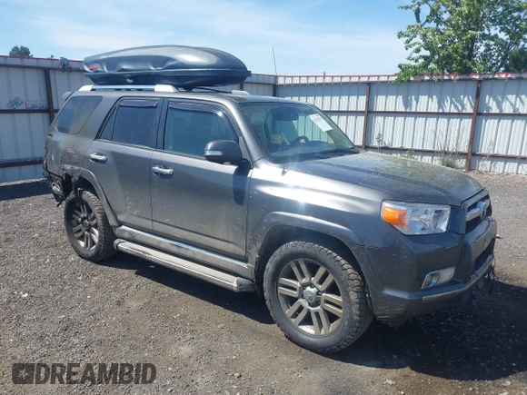 2011 Toyota 4Runner Trail z VIN JTEBU5JR2B5038483, wystawiony jako IAAI lot #42229355 z przebiegiem 207 245 mil mil oraz . Historia ofert i sprzedaży dostępna na DreamBid. Obrazek 1.