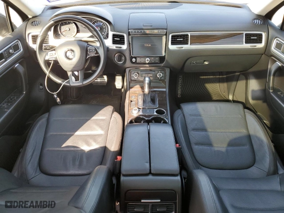 2016 Volkswagen Touareg Lux with VIN WVGEF9BP0GD000663, listed as a Copart auction lot 45545355 with 152,802 mi miles and Salvage Title. Bid and sale history available at carsss.com. Image 8.
