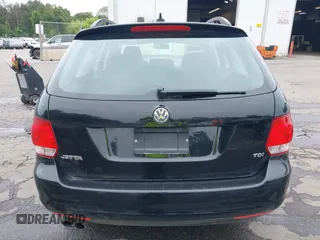 2014 Volkswagen Jetta TDI w/Sunroof & Nav with VIN 3VWPL7AJ9EM609661, listed as a IAAI auction lot 42600438 with 105,958 mi miles and . Bid and sale history available at DreamBid. Image 16.