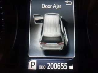 2018 Toyota Sienna LE Auto Access Seat with VIN 5TDKZ3DC3JS906162, listed as a IAAI auction lot 41863331 with 200,655 mi miles. Bid and sale history available at carsss.com. Image 15.