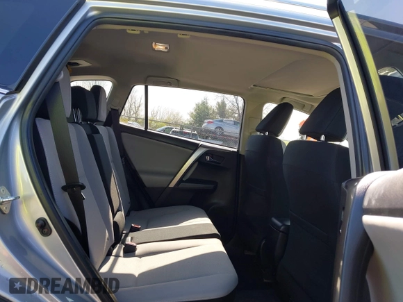 2018 Toyota RAV4 XLE with VIN JTMWFREV3JD120189, listed as a IAAI auction lot 41976999 with 62,182 mi miles and . Bid and sale history available at carsss.com. Image 8.
