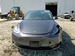 2024 Tesla Model Y Long Range with VIN 7SAYGDEE4RF990274, listed as a Copart auction lot 54239025 with 8,726 mi miles and Salvage title. Bid and sale history available at DreamBid. Image 13.