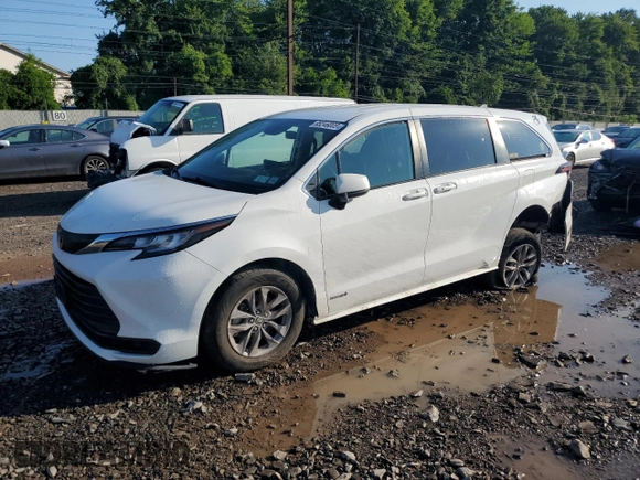 2021 Toyota Sienna LE with VIN 5TDKRKEC1MS044265, listed as a Copart auction lot 65246005 with 84,187 mi miles and Salvage title. Bid and sale history available at DreamBid. Image 1.