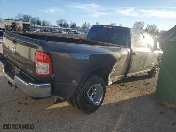 2024 Ram 3500 Big Horn with VIN 3C63RRHL6RG404782, listed as a Copart auction lot 46517135 with 2,780 mi miles and Salvage Title. Bid and sale history available at carsss.com. Image 3.