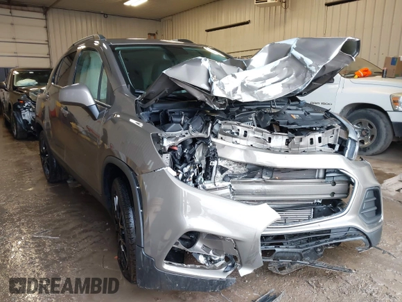 2022 Chevrolet Trax LT with VIN KL7CJPSM6NB540819, listed as a IAAI auction lot 41681957 with 29,187 mi miles. Bid and sale history available at carsss.com. Image 1.