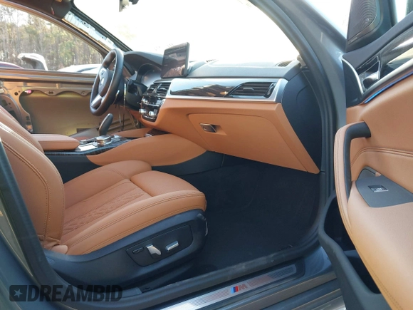 2023 BMW 5 Series 530e z VIN WBA13AG00PCM16532, wystawiony jako IAAI lot #41195273 z przebiegiem 21 335 mil mil oraz . Historia ofert i sprzedaży dostępna na DreamBid. Obrazek 5.